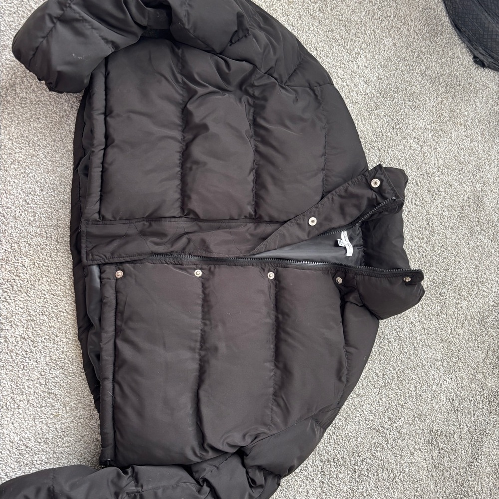 Black Puffer Jacket Cropped